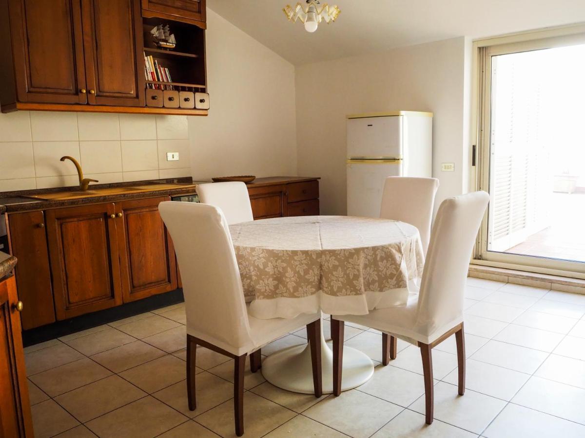Terrazza Cavour Apartman Bari Kültér fotó
