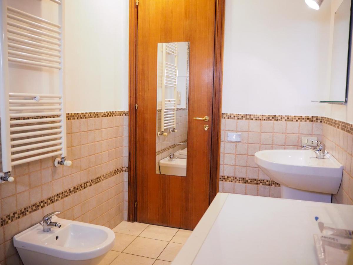Terrazza Cavour Apartman Bari Kültér fotó