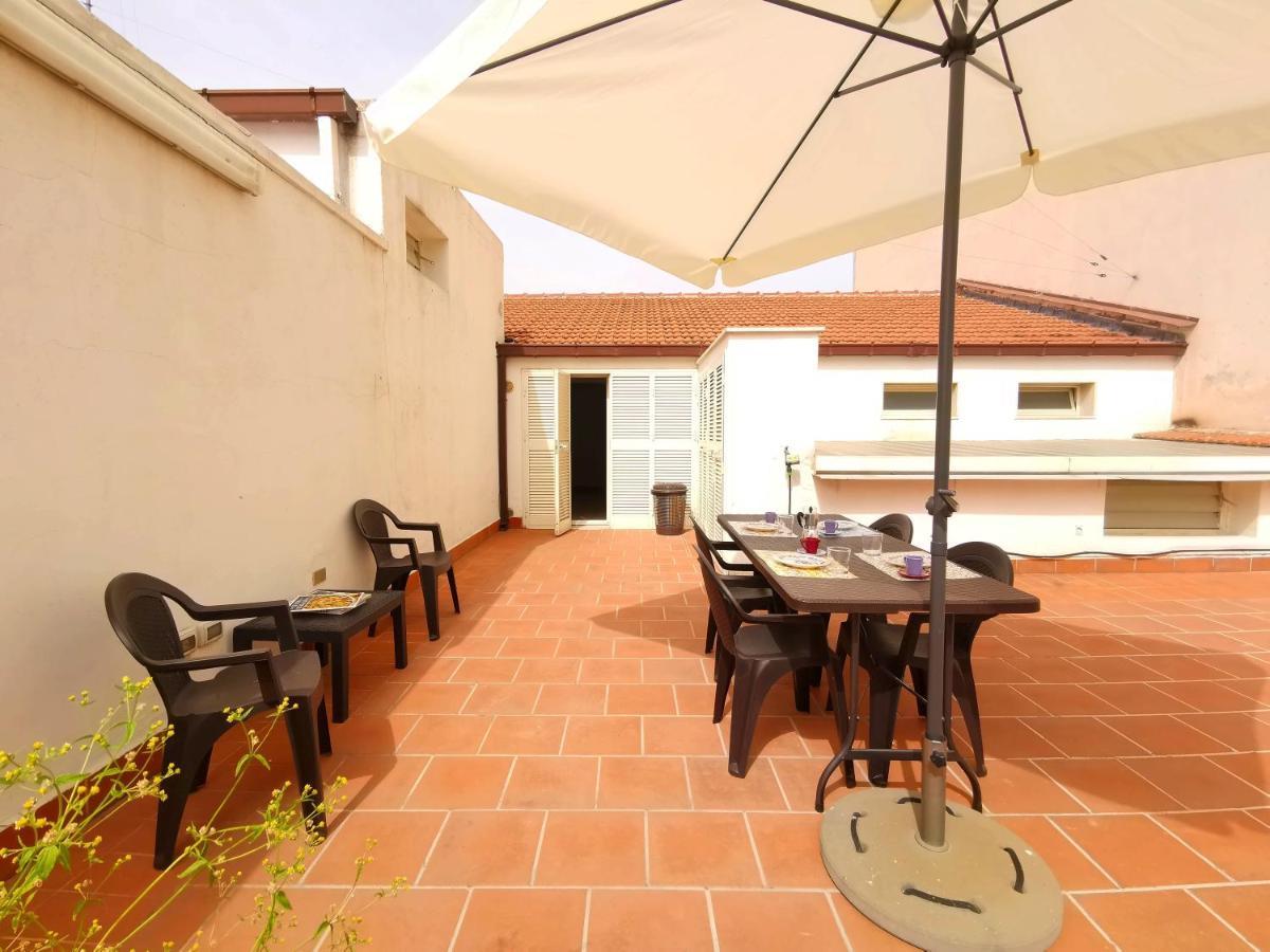 Terrazza Cavour Apartman Bari Kültér fotó